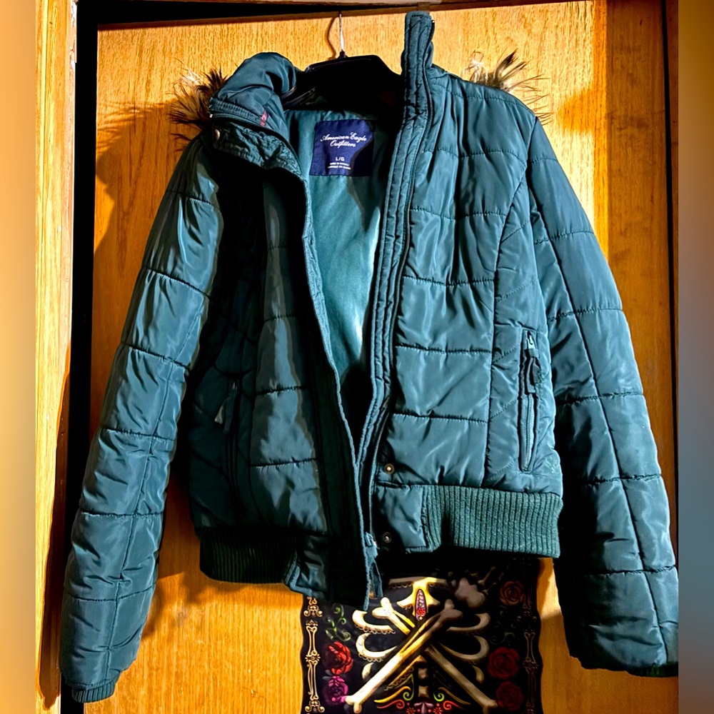 Large American Eagle winter coat with fur trim hood